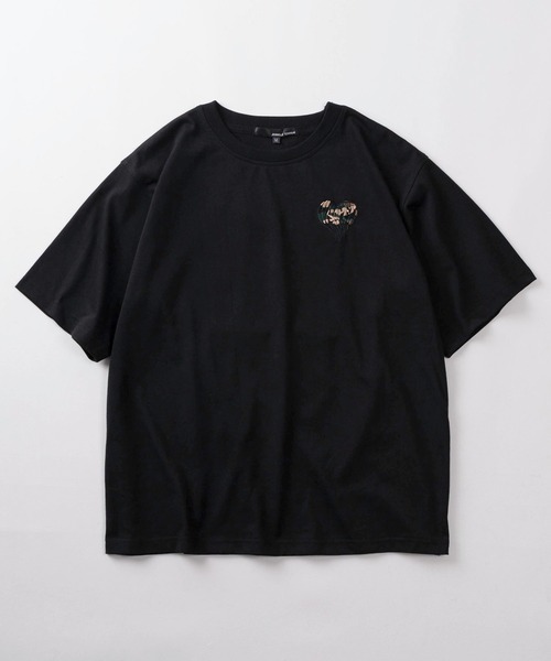 SlashDate(スラッシュデイト)の「【82】ワンポイント刺繍 スプレーハートロゴ クルーネックTシャツ/ユニセックス/レディース/メンズ(Tシャツ/カットソー・レディース・ブラウン/ホワイト/ブラック・L/M)」の6枚目の写真