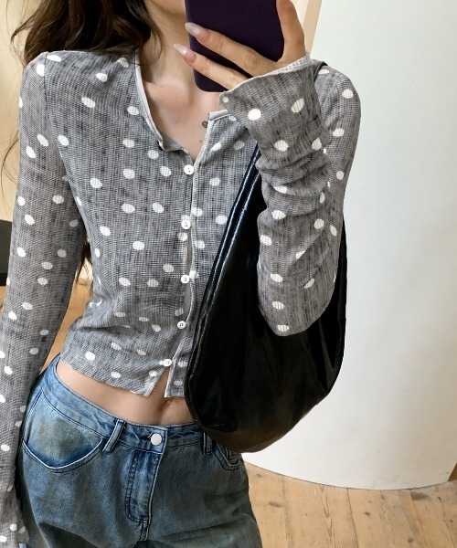 AVYL(アヴィル)の「ドット柄 ショートカーディガン トップス 羽織り(カーディガン/ボレロ・レディース・グレー・M)」の8枚目の写真