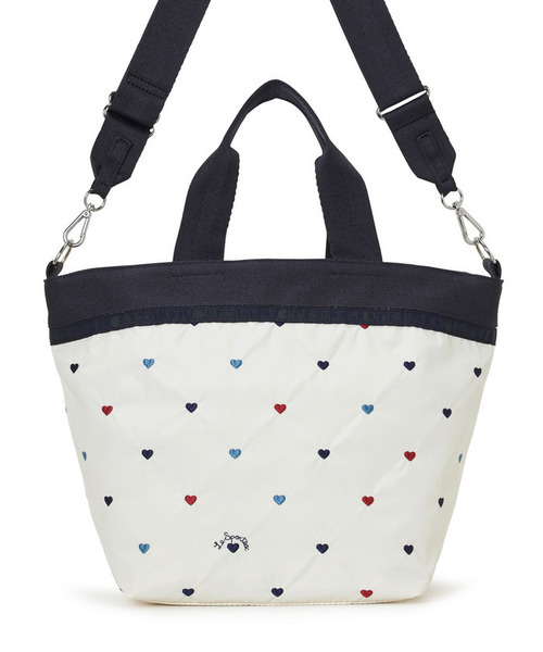 LeSportsac（レスポートサック）の「BUCKET TOTE トリコロールハートエンブロイダリー（トートバッグ・レディース・ホワイト・FREE）」の6枚目の写真