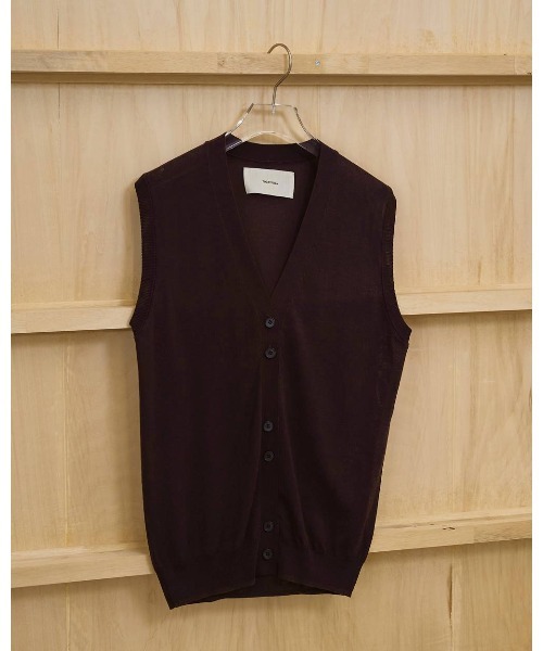 TODAYFUL(トゥデイフル)の「Tencelsilk Knit Vest 12610517(その他アウター・メンズ・ブラウン/オフホワイト/ブラック・FREE)」の11枚目の写真