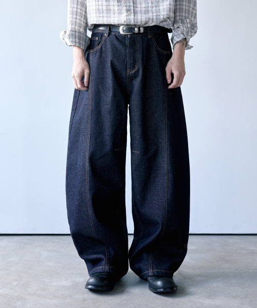 INDUST（インダスト）の「[インダストリ x ヨビ] バレルフィット切替ノンフェードデニムパンツ_ネイビー（デニムパンツ・メンズ・ネイビー・1(S)/2(M)/3(L)）」の3枚目の写真