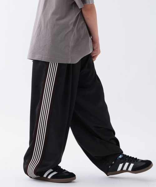 BAYFLOW（ベイフロー）の「[一本でおしゃれに決まる☆]サテンリラックスラインパンツ[120~160cm](KIDS)（その他パンツ・キッズ・ブラック/ブラウン・160cm/150cm/140cm/130cm/120cm）」の5枚目の写真