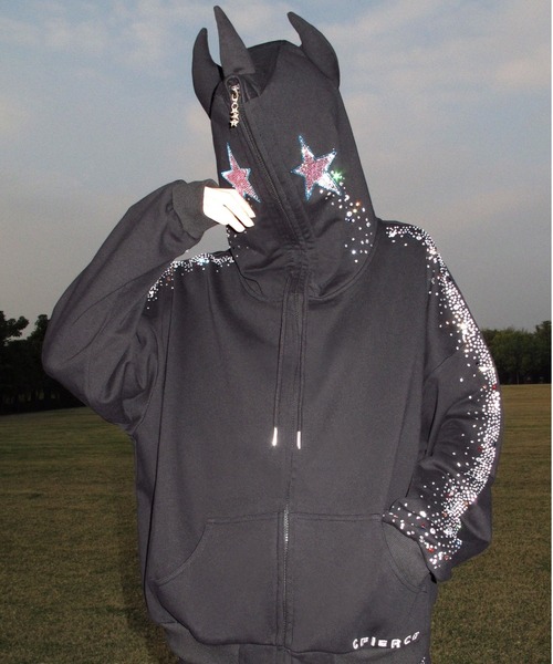 L.H.P(エルエイチピー)の「CFIERCE/フィアス/CRYING UNICORN HOODIE(パーカー・レディース・ブラック/ホワイト・M/S)」の1枚目の写真