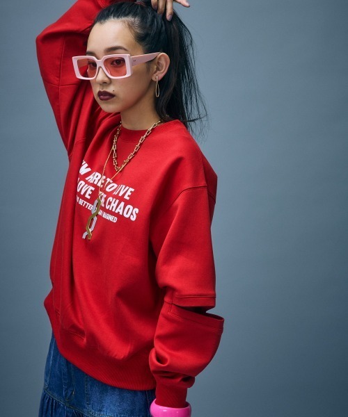 GEVS.(ジェイヴィス)の「スラッシュスリーブスウェット<大きいサイズ有>GEVS.(スウェット・レディース・レッド/チャコール・M/L/LL/3L/4L/5L)」の16枚目の写真