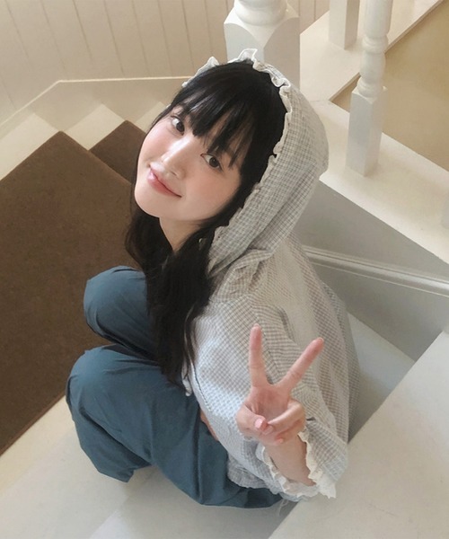 LYEON（リヨン）の「サッカーギンガムチェックフード付き半袖シャツ（シャツ/ブラウス・レディース・ネイビー/ブルー・FREE）」の10枚目の写真