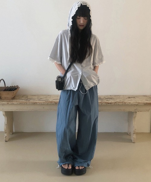 LYEON（リヨン）の「サッカーギンガムチェックフード付き半袖シャツ（シャツ/ブラウス・レディース・ネイビー/ブルー・FREE）」の12枚目の写真