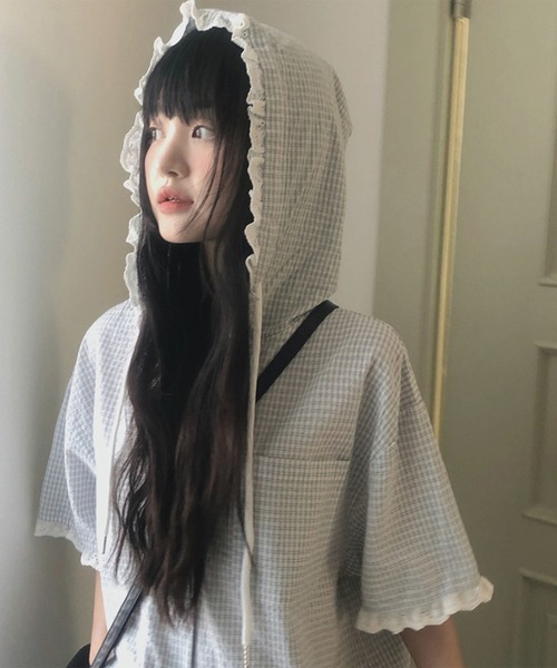 LYEON（リヨン）の「サッカーギンガムチェックフード付き半袖シャツ（シャツ/ブラウス・レディース・ネイビー/ブルー・FREE）」の15枚目の写真
