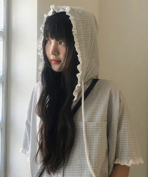LYEON（リヨン）の「サッカーギンガムチェックフード付き半袖シャツ（シャツ/ブラウス・レディース・ネイビー/ブルー・FREE）」の16枚目の写真