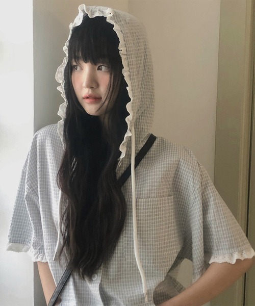 LYEON（リヨン）の「サッカーギンガムチェックフード付き半袖シャツ（シャツ/ブラウス・レディース・ネイビー/ブルー・FREE）」の17枚目の写真