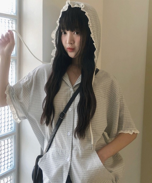 LYEON（リヨン）の「サッカーギンガムチェックフード付き半袖シャツ（シャツ/ブラウス・レディース・ネイビー/ブルー・FREE）」の20枚目の写真