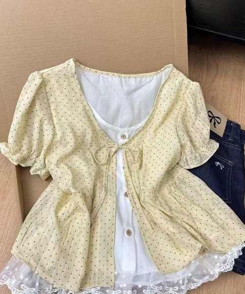 AMAJI(アマジ)の「ドット柄 フロントリボン レーストリム フェイクレイヤード シフォントップス(その他トップス・レディース・ライトブルー/イエロー/ホワイト・LARGE/X-LARGE/SMALL/MEDIUM)」の3枚目の写真