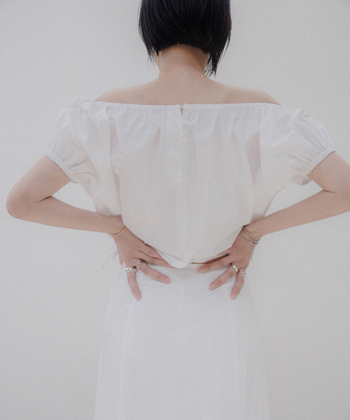 MEMUA(メムア)の「オブシャーリングツーウェイブラウス(シャツ/ブラウス・レディース・ブラック/アイボリー・SMALL/MEDIUM)」の4枚目の写真