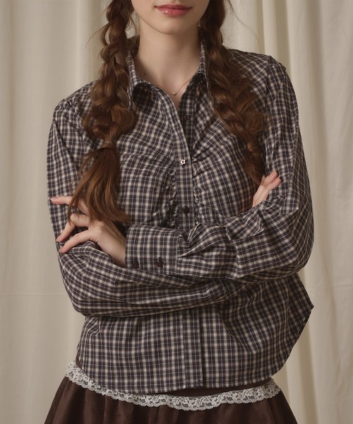 hazyl(ヘイジル)の「gather design shirt / ギャザーデザインシャツ(シャツ/ブラウス・レディース・ブルー系その他/ブラウン系その他/アイボリー/オフホワイト/ネイビー・フリー)」の4枚目の写真
