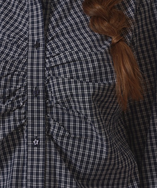 hazyl(ヘイジル)の「gather design shirt / ギャザーデザインシャツ(シャツ/ブラウス・レディース・ブルー系その他/ブラウン系その他/アイボリー/オフホワイト/ネイビー・フリー)」の14枚目の写真
