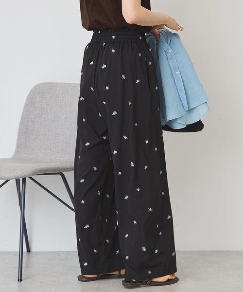 AMERICAN HOLIC(アメリカンホリック)の「花柄刺繍イージーパンツ(その他パンツ・レディース・ブラック/アイボリー・M/L)」の13枚目の写真