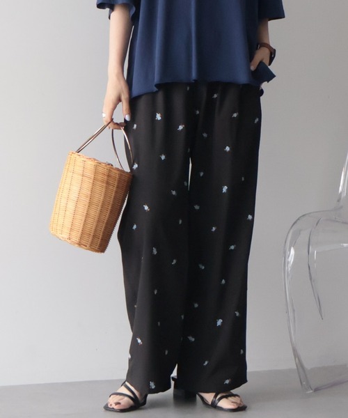 AMERICAN HOLIC(アメリカンホリック)の「花柄刺繍イージーパンツ(その他パンツ・レディース・ブラック/アイボリー・M/L)」の9枚目の写真