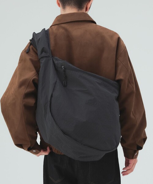 BEAMS HEART（ビームスハート）の「ビッグナイロン ショルダーバッグ（トートバッグ・メンズ・その他/ブラック・ONE SIZE）」の2枚目の写真