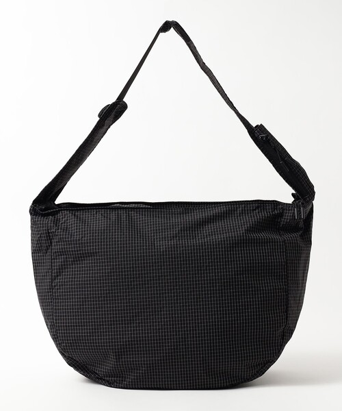 BEAMS HEART（ビームスハート）の「ビッグナイロン ショルダーバッグ（トートバッグ・メンズ・その他/ブラック・ONE SIZE）」の11枚目の写真