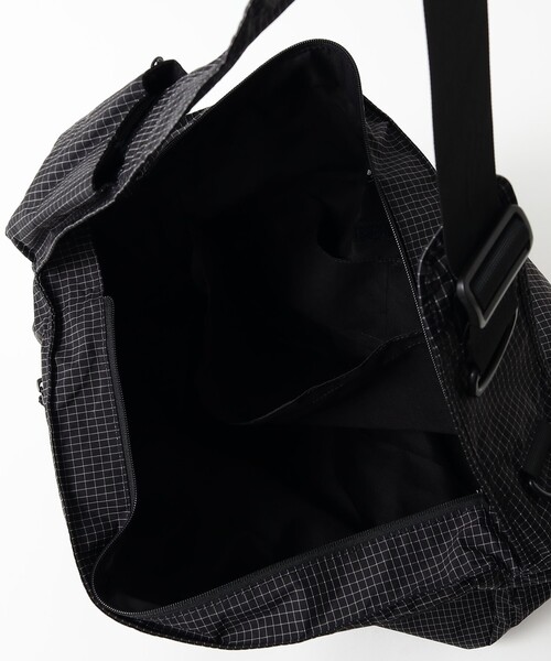BEAMS HEART（ビームスハート）の「ビッグナイロン ショルダーバッグ（トートバッグ・メンズ・その他/ブラック・ONE SIZE）」の12枚目の写真