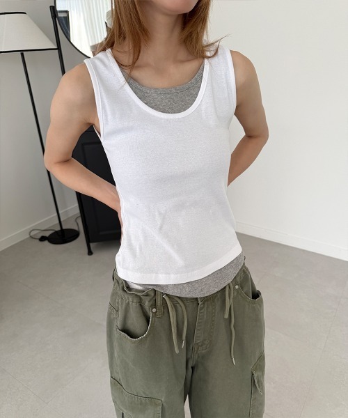4INT.(フォイント)の「レイヤード風 配色 Uネック タンクトップ(タンクトップ・レディース・ブラック/ホワイト/グレー・FREE)」の22枚目の写真
