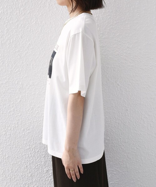 SHIPS Colors(シップス カラーズ)の「SHIPS Colors:〈接触冷感・UVカット〉26AW PARIS フォト TEE◇(Tシャツ/カットソー・レディース・オフホワイト/ブラウン/ダークグレー・ONE SIZE)」の16枚目の写真