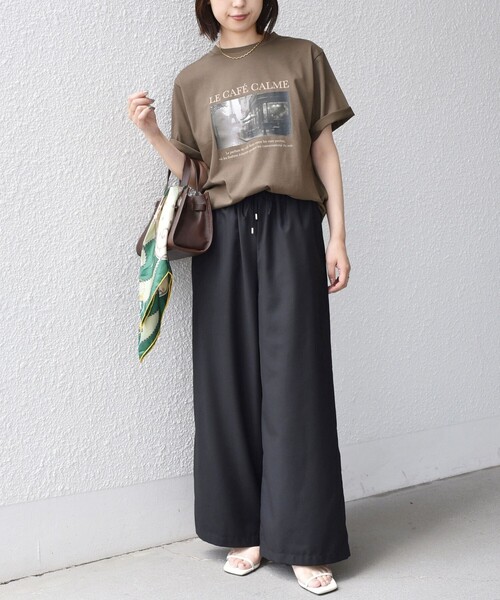 SHIPS Colors(シップス カラーズ)の「SHIPS Colors:〈接触冷感・UVカット〉26AW PARIS フォト TEE◇(Tシャツ/カットソー・レディース・オフホワイト/ブラウン/ダークグレー・ONE SIZE)」の21枚目の写真
