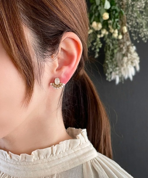 tone(トーン)の「【mallelabrocante/マルラブロカント】サージカルステンレス ホワイトムーンストーンとヴィンテージパールのチュチュピアス/6月誕生石/金属アレルギー対応(ピアス(両耳用)・レディース・ホワイト・FREE)」の4枚目の写真