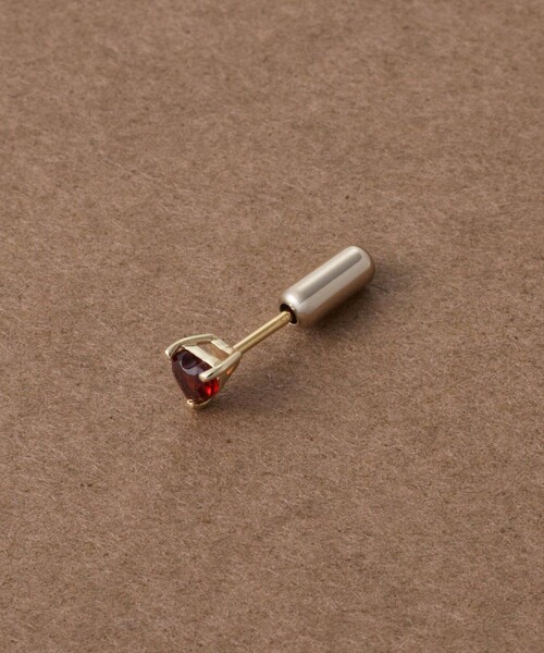 ete bijoux（エテビジュー）の「[ピース] K10YG ガーネット ピアス（ピアス（片耳用）・レディース・イエローゴールド・FREE）」の2枚目の写真