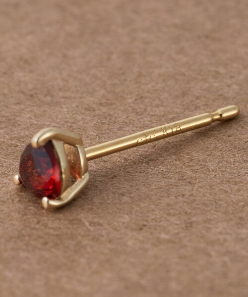 ete bijoux（エテビジュー）の「[ピース] K10YG ガーネット ピアス（ピアス（片耳用）・レディース・イエローゴールド・FREE）」の3枚目の写真