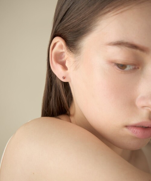 ete bijoux（エテビジュー）の「[ピース] K10YG ガーネット ピアス（ピアス（片耳用）・レディース・イエローゴールド・FREE）」の6枚目の写真