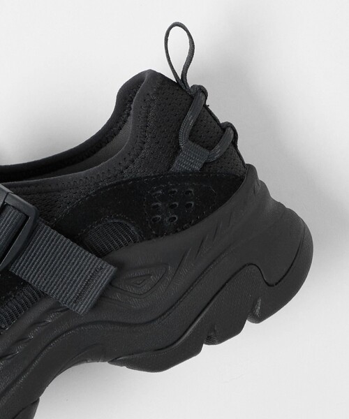 Teva(テバ)の「【WEB限定】<TEVA>アンプソール ガイラ メリージェーン シューズ(スニーカー・レディース・ベージュ/ブラック・23.5cm/24.5cm/24cm/23cm/25cm)」の10枚目の写真