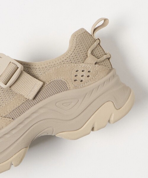Teva(テバ)の「【WEB限定】<TEVA>アンプソール ガイラ メリージェーン シューズ(スニーカー・レディース・ベージュ/ブラック・23.5cm/24.5cm/24cm/23cm/25cm)」の14枚目の写真