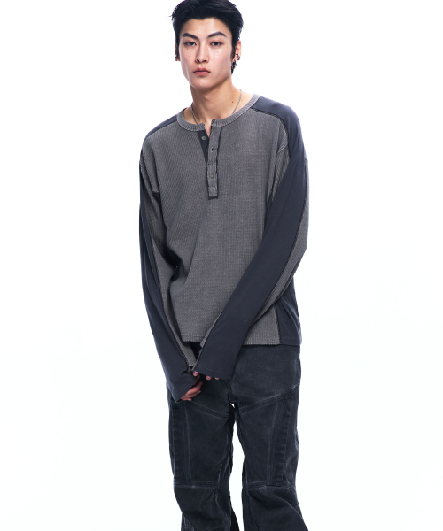 RSSC(アールエスエスシー)の「CUTLINE WAFFLE HENLEY LONG SLEEVE - ASH GRAY(Tシャツ/カットソー・レディース・その他・1/2)」の2枚目の写真