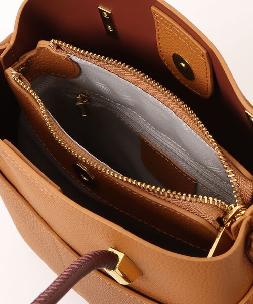 NiiNa(ニーナ)の「【 NiiNa / ニーナ 】高品質牛革3WAYバケットショルダーバッグ(ショルダーバッグ・レディース・ブラウン・FREE)」の20枚目の写真