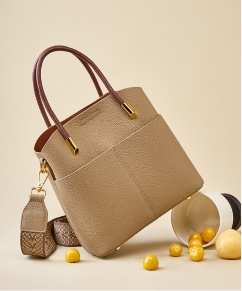 NiiNa(ニーナ)の「【 NiiNa / ニーナ 】高品質牛革3WAYバケットショルダーバッグ(ショルダーバッグ・レディース・ブラウン・FREE)」の3枚目の写真