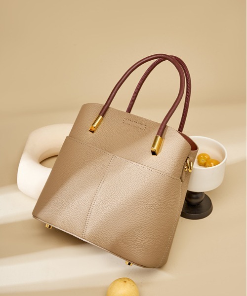 NiiNa(ニーナ)の「【 NiiNa / ニーナ 】高品質牛革3WAYバケットショルダーバッグ(ショルダーバッグ・レディース・ブラウン・FREE)」の4枚目の写真