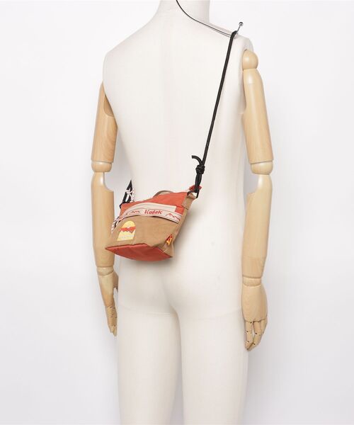 KODAK（コダック）の「コダックアパレル  Hardy Kodachrome Mini Cross Bag（ショルダーバッグ・メンズ・オレンジ・ﾌﾘ-）」の12枚目の写真
