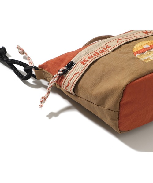 KODAK（コダック）の「コダックアパレル  Hardy Kodachrome Mini Cross Bag（ショルダーバッグ・メンズ・オレンジ・ﾌﾘ-）」の6枚目の写真