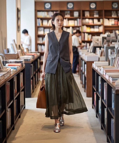 STYLE DELI(スタイルデリ)の「【DELI by】エアリーシアーZIPフレアスカート(スカート・レディース・グリーン/ブラック・M)」の7枚目の写真