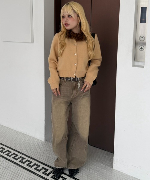 continuer de NICE CLAUP(コンティニューデナイスクラップ)の「チャーム付バレルレッグデニムPT(デニムパンツ・レディース・ブルー/ブラウン・SMALL/MEDIUM)」の3枚目の写真