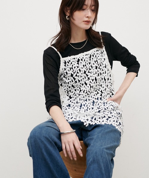 LARUTA（ラルータ）の「【LARUTA】［Web限定］花柄レースキャミ（キャミソール・レディース・オフホワイト/ブラック・MEDIUM）」の4枚目の写真