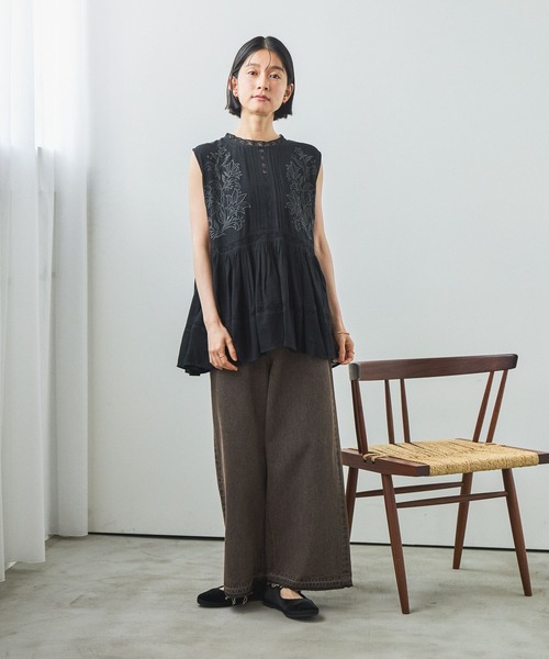 studio CLIP(スタディオクリップ)の「刺繍切り替えノースリーブブラウス(シャツ/ブラウス・レディース・ブラック/アイボリー・FREE)」の13枚目の写真