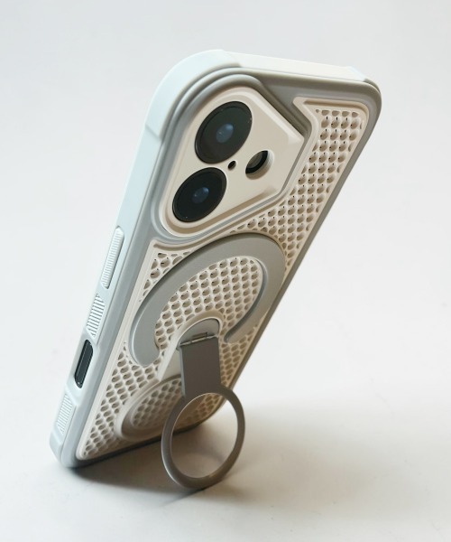 Fun & Daily（ファンアンドデイリー）の「Technical Stand iPhone 17 Pro ProMax Case / アイフォンスタンドケース（スマホケース/カバー・レディース・ブラック/オレンジ・iPhone 17/iPhone 17 Pro/iPhone 17 Pro Max）」の7枚目の写真