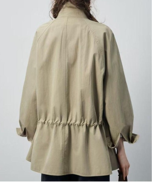 ＆soiree（アンドソワレ）の「オーバーサイズダブルカラージャケット（その他アウター・レディース・ベージュ・LARGE/X-SMALL/MEDIUM/SMALL）」の3枚目の写真
