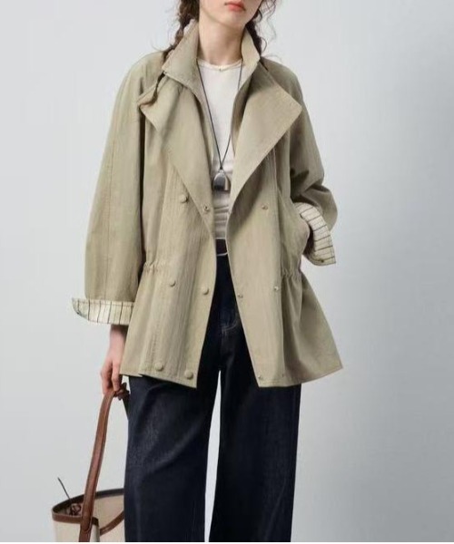 ＆soiree（アンドソワレ）の「オーバーサイズダブルカラージャケット（その他アウター・レディース・ベージュ・LARGE/X-SMALL/MEDIUM/SMALL）」の4枚目の写真