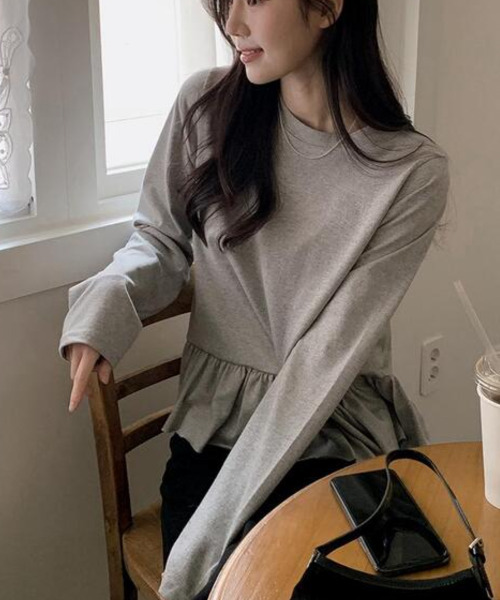 VIVID LADY(ビビッドレディー)の「裾フレア クルーネック ロングTシャツ(Tシャツ/カットソー・レディース・ホワイト/グレー/ブラック・FREE)」の18枚目の写真