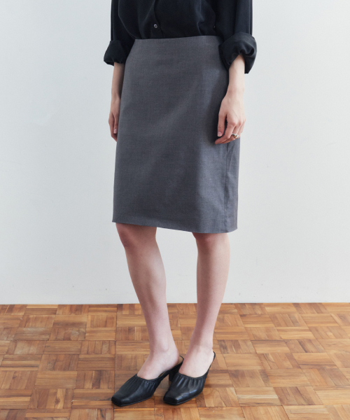 SIYAZU（シヤジュ）の「SIST9075 シンプル ミディスカート_Melange gray（スカート・レディース・グレー・SMALL/MEDIUM）」の2枚目の写真