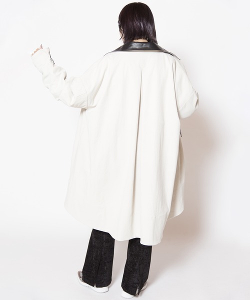 OSMOSIS(オズモーシス)の「ライナー付テントコート(その他アウター・レディース・ブラウン/アイボリー/ブラック・ONE SIZE)」の22枚目の写真