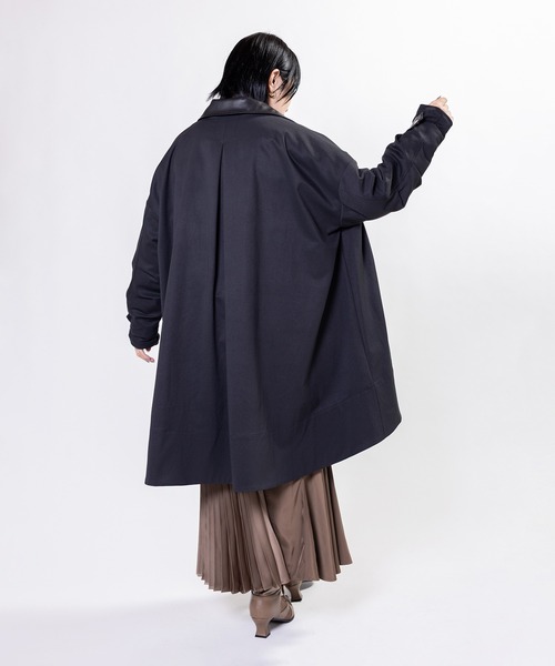 OSMOSIS(オズモーシス)の「ライナー付テントコート(その他アウター・レディース・ブラウン/アイボリー/ブラック・ONE SIZE)」の6枚目の写真