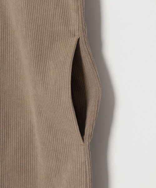 A DAY IN THE LIFE UNITED ARROWS（アデイインザライフユナイテッドアローズ）の「コーデュロイ キーネック ジャンパースカート ＜A DAY IN THE LIFE＞（ワンピース・レディース・ネイビー/ダークグレー/オフホワイト/ブラウン系・FREE）」の9枚目の写真